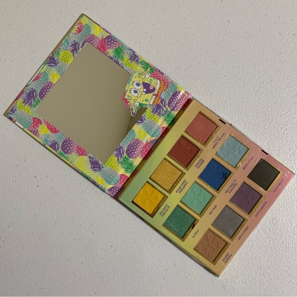 Taste Beauty x SpongeBob SquarePants Eyeshadow Palette & Cosmetic Brush Set-New - Picture 5 of 9